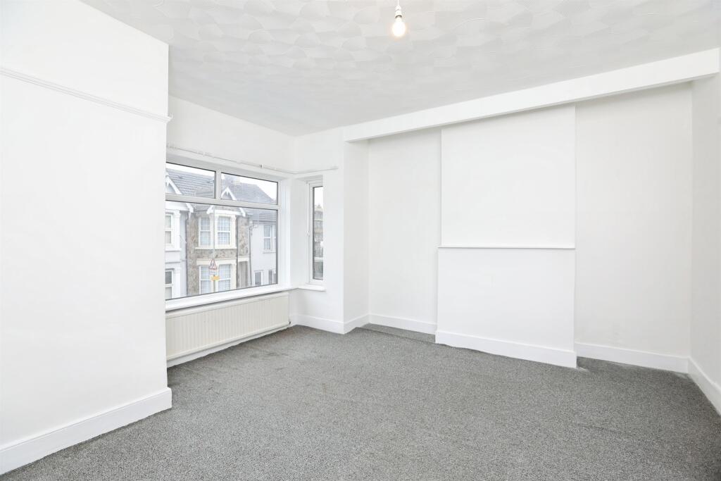 House in Gillingham, Hale - View 3