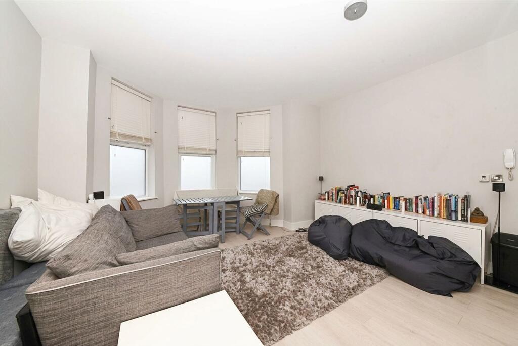 Apartment in London, North Finchley - View 2