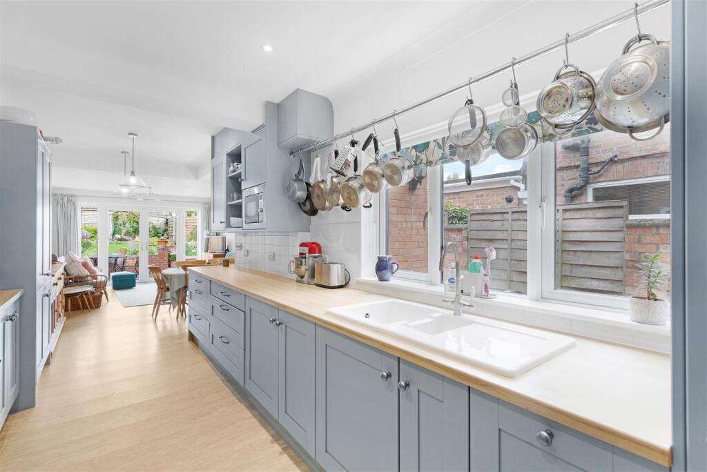 Hawthorn Road, Kettering - View 6