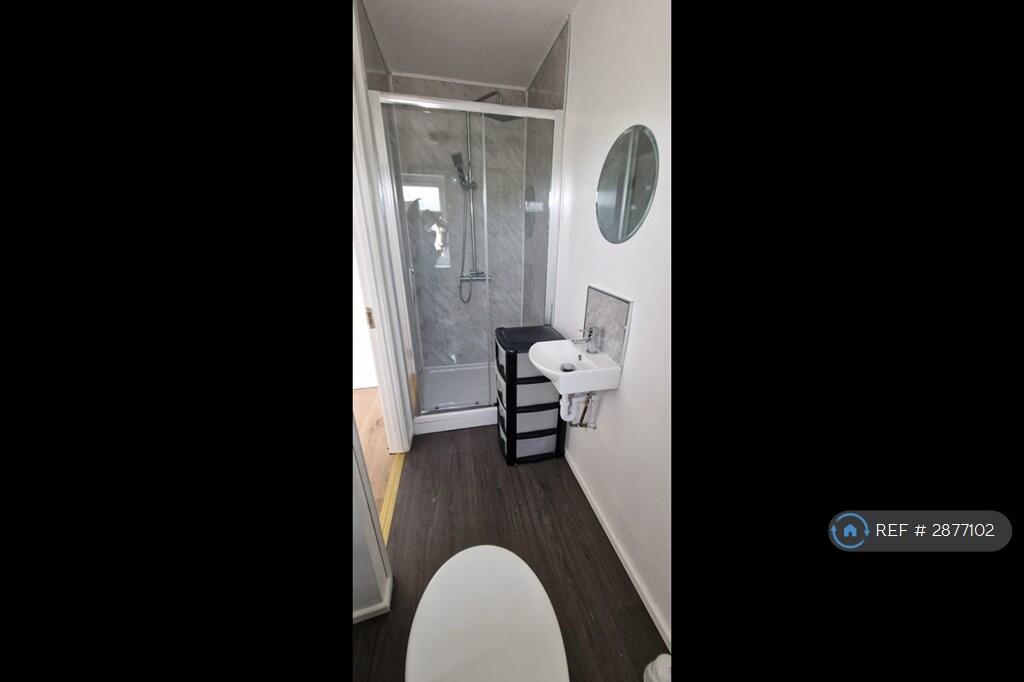 5 bedroom terraced house for rent