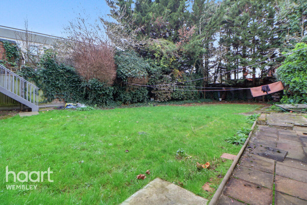 Apartment in Wembley - More