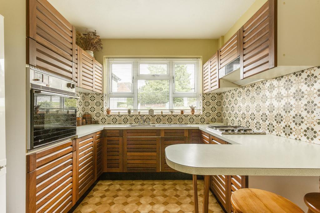 Charlton Drive, Charlton Kings, Cheltenham, Gloucestershire, GL53 photo 3