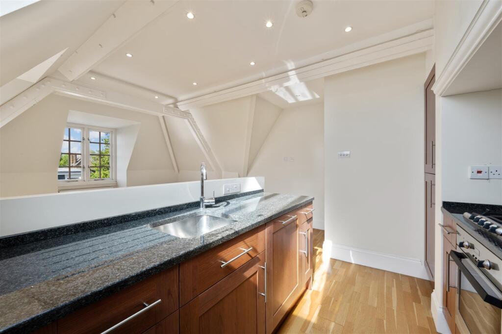 Apartment in London - More
