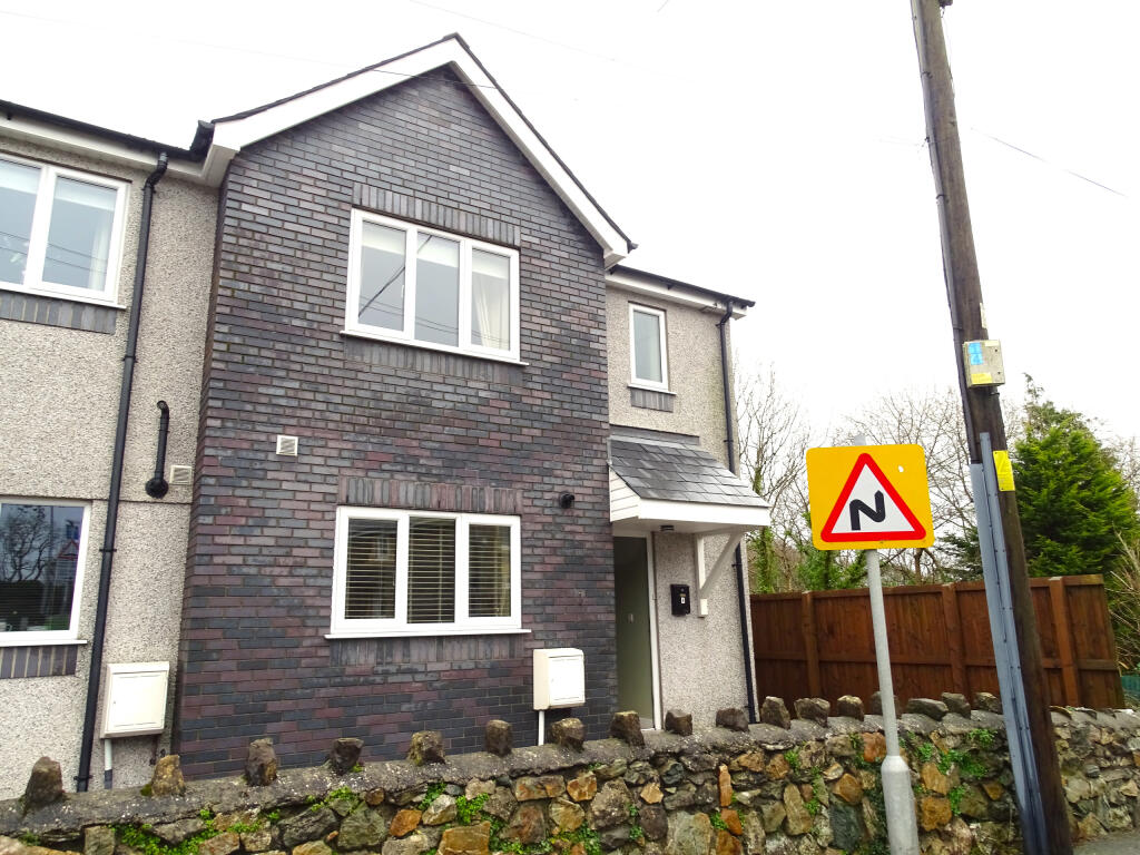 Main image of property: Rhestai'r Ysgol, Penrallt, Llangefni, Ynys Môn