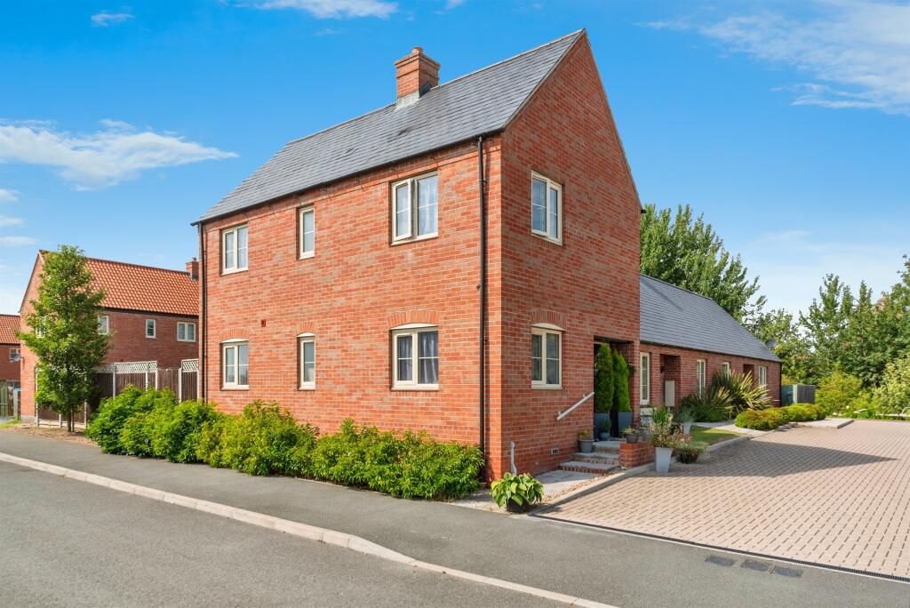Main image of property: Gilberts Field, North Muskham, Newark