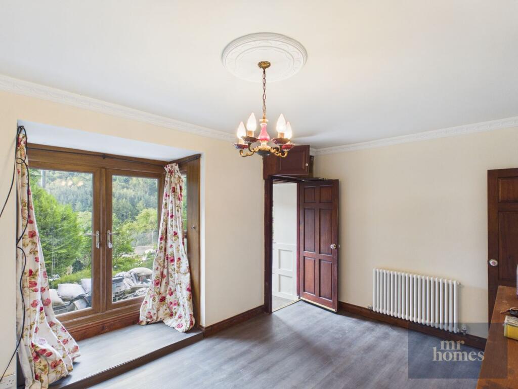 House in Newport, Llanhilleth - More