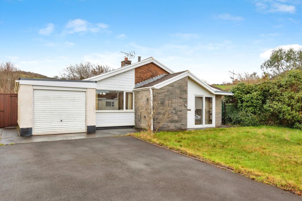Main image of property: Glan Yr Ystrad, Ferryside, Carmarthenshire, SA17