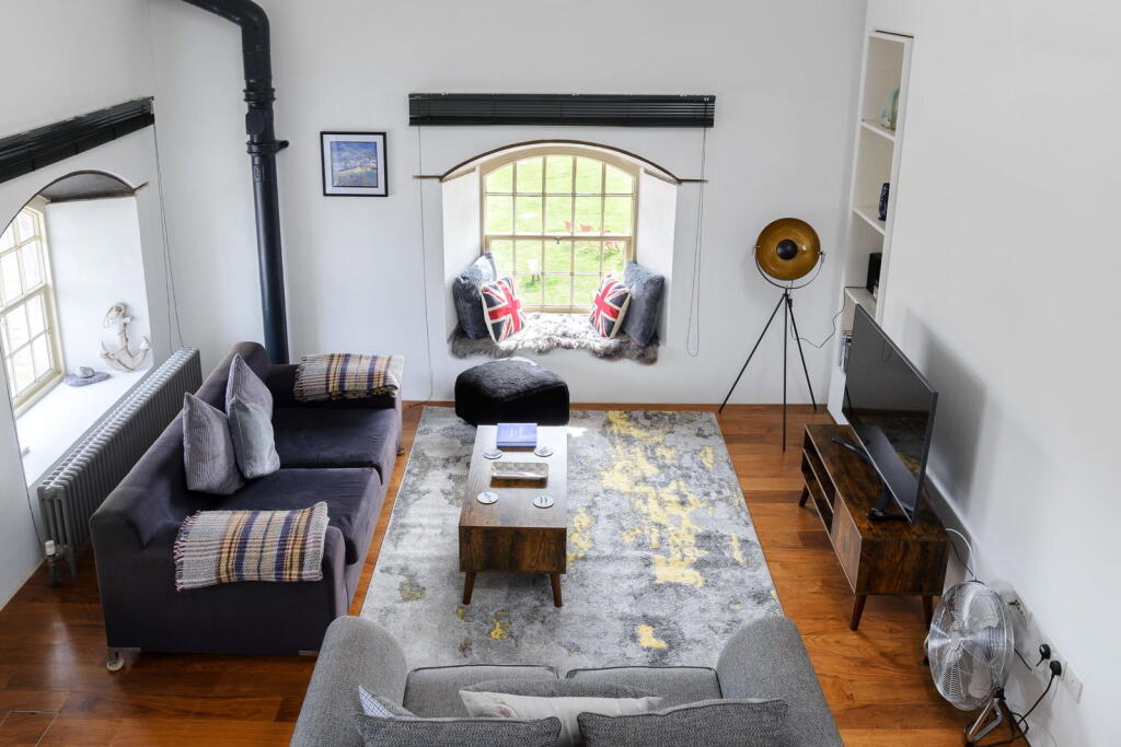 Apartment in Plymouth, Stonehouse - View 3