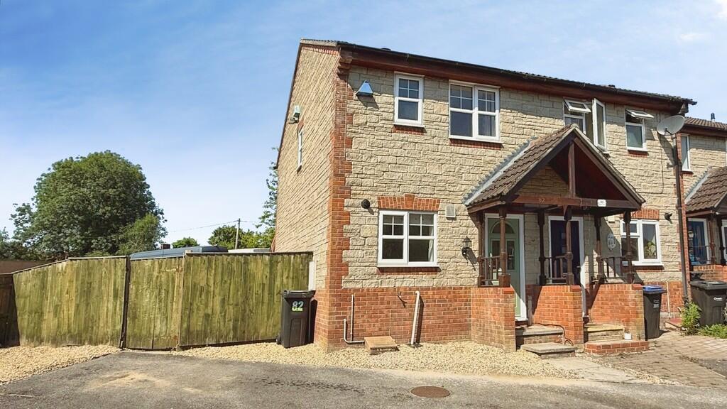 2-bed terraced on Kingfisher Drive, Westbury, £220,000