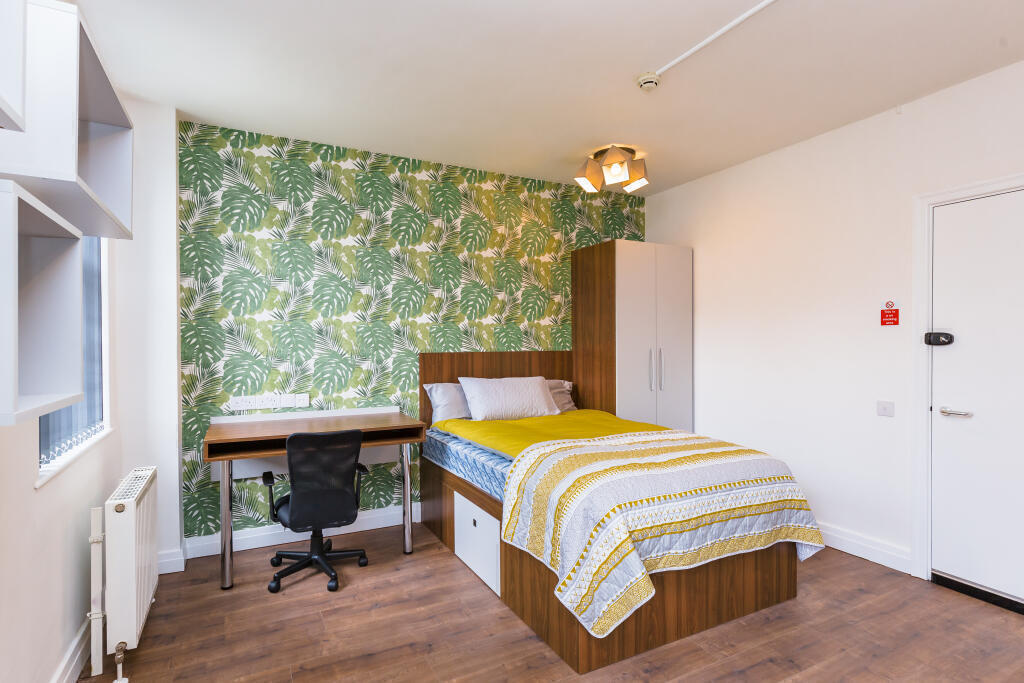 Apartment in Newcastle upon Tyne - View 2