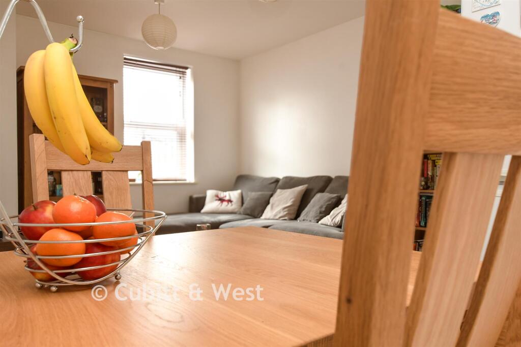 Croydon Road, Caterham, Surrey - View 2