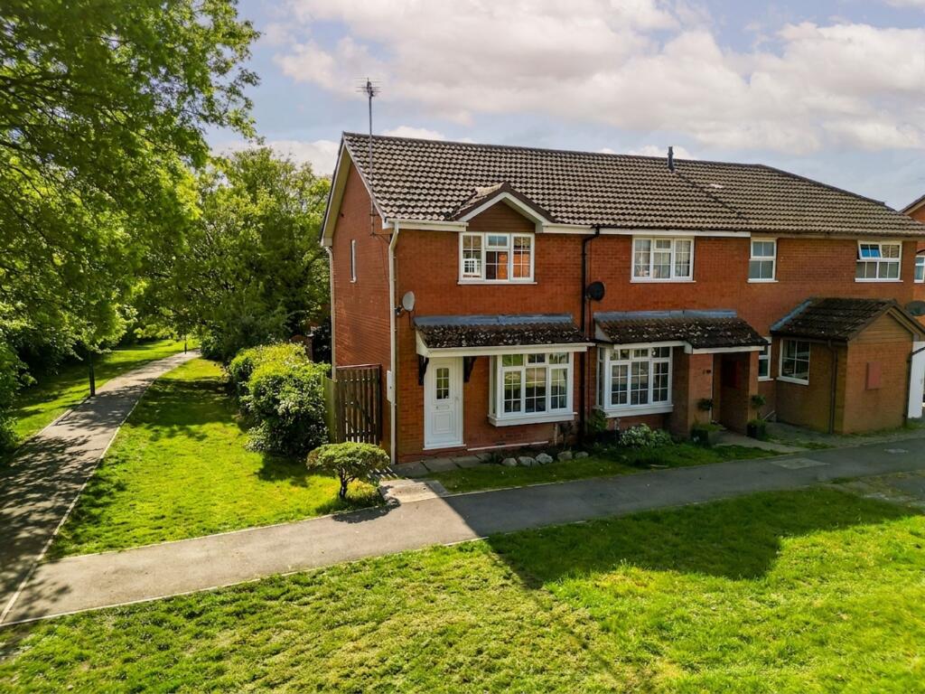 Main image of property: Edward Close, Aylesbury, HP21