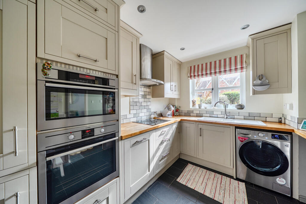 House in Woking, Surrey - View 2