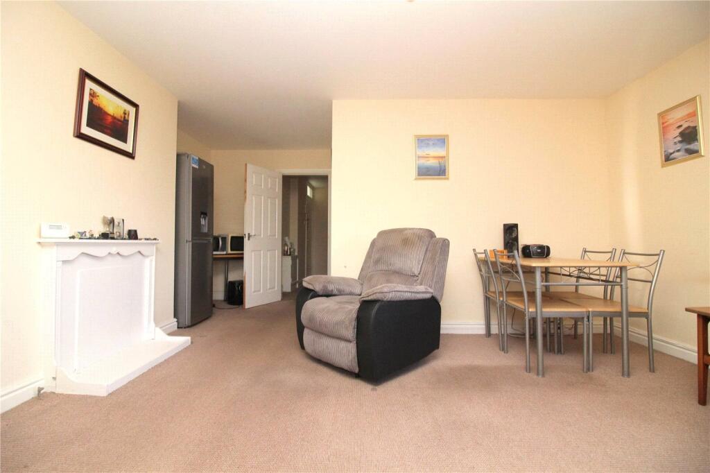Apartment in Preston - More
