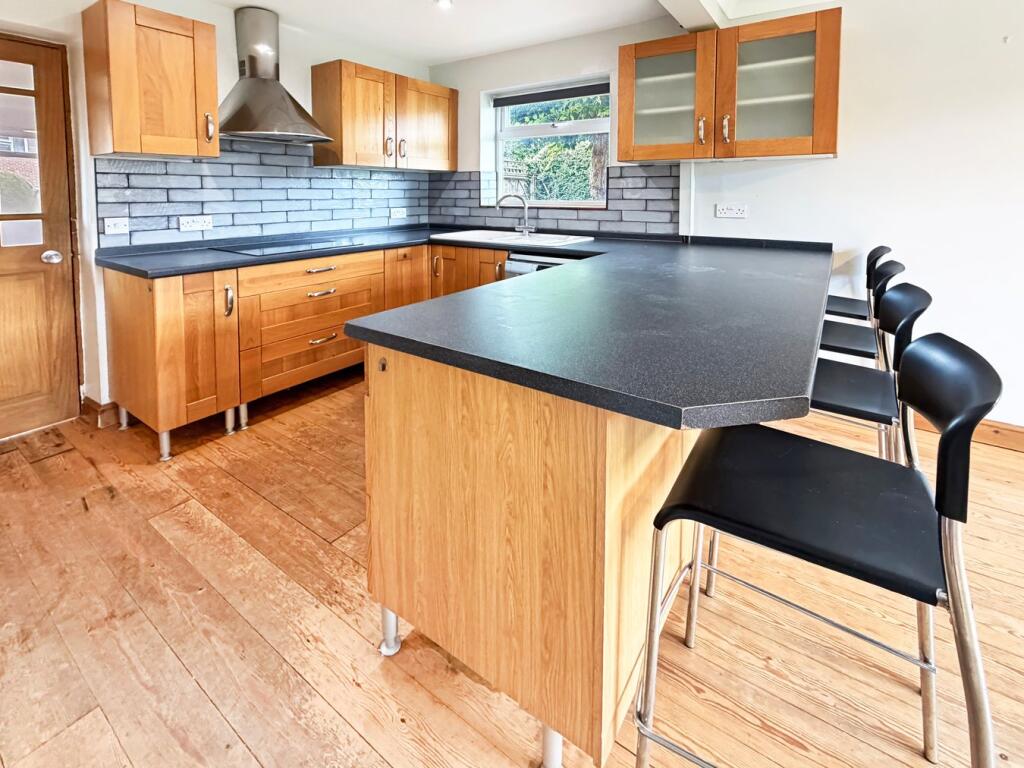 Brays Meadow, Hyde Heath, Amersham, HP6 - View 3