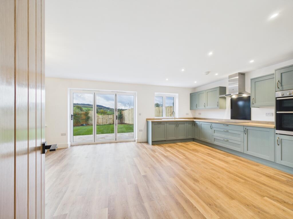 House in Stroud, Cam - View 4