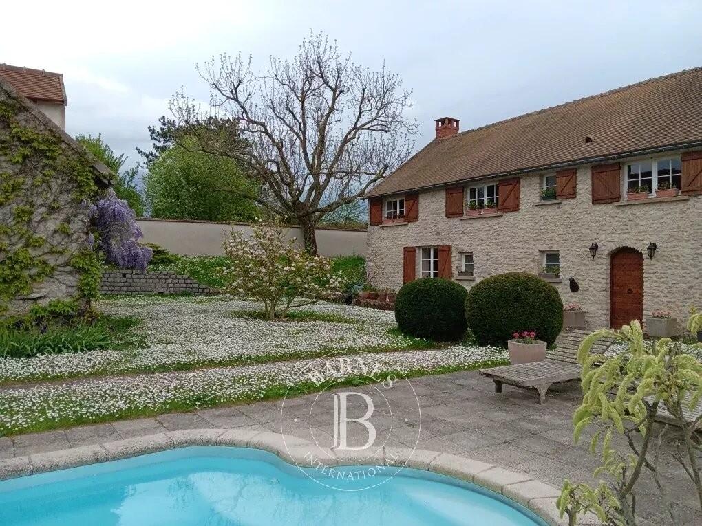 Main image of property: Roinvilliers, Essonne, Paris-Isle of France