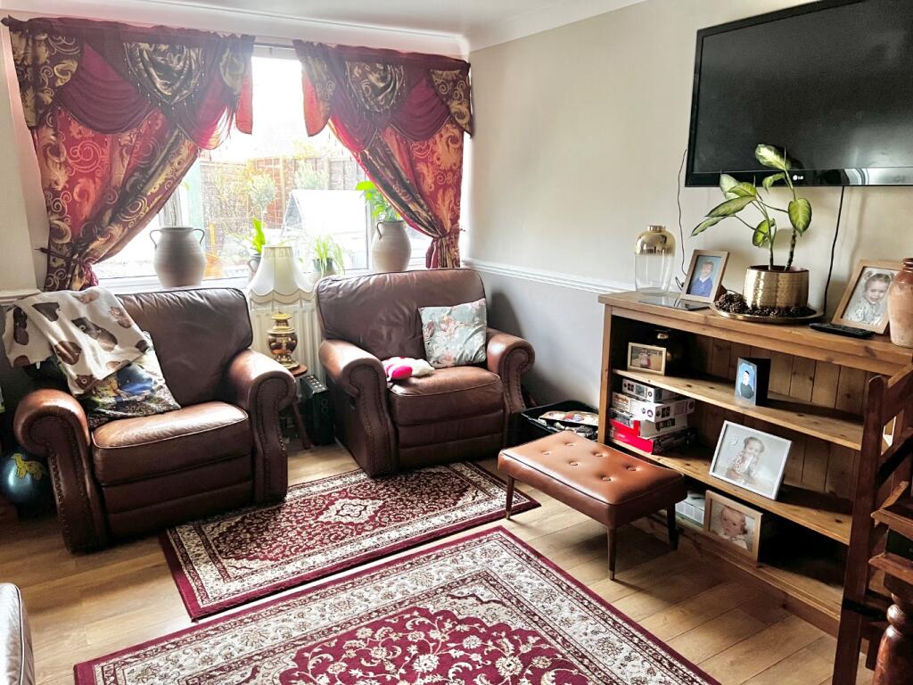 Beechwood Road, Holbury, Southampton, Hampshire, SO45 photo 4