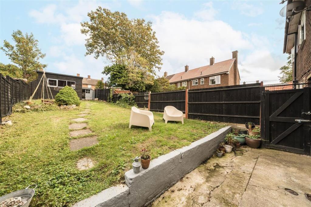 House in London - View 5