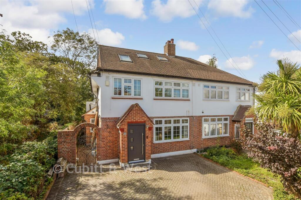House in Croydon - View 2