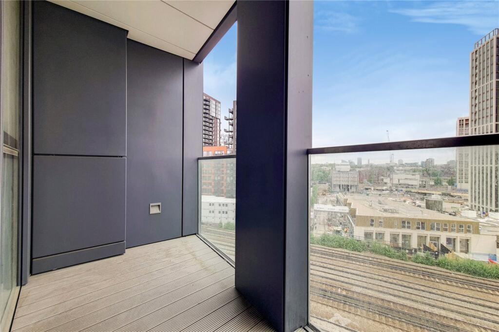 Apartment in London - View 3