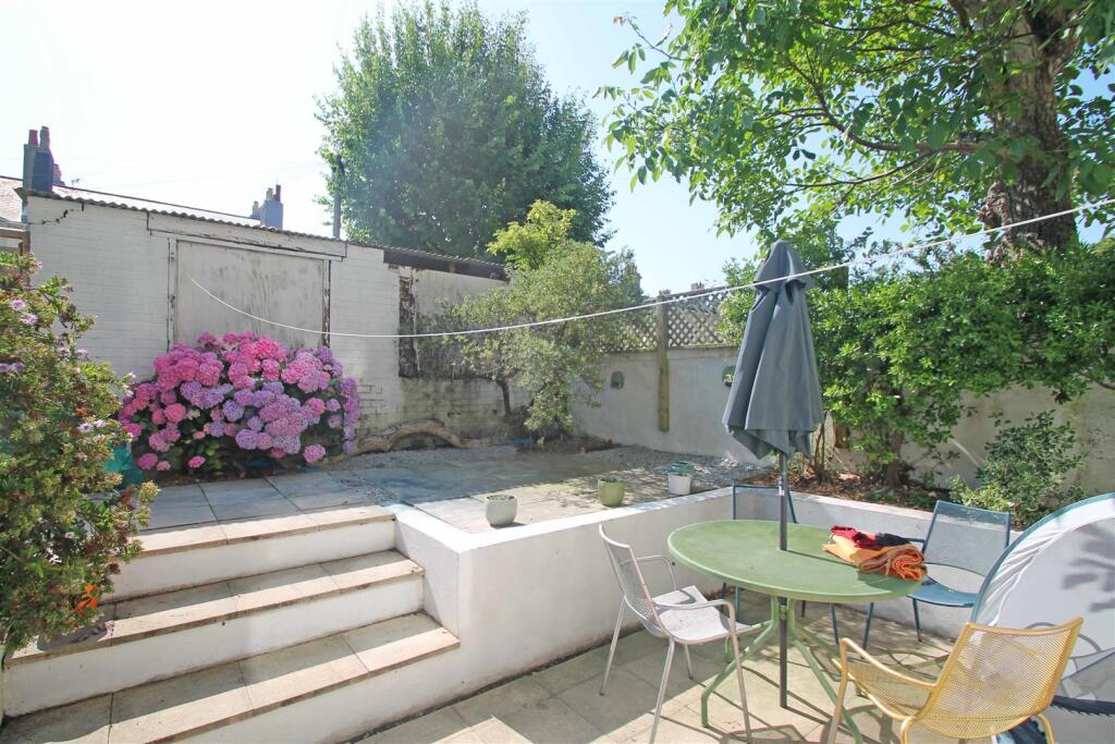 Apartment in Hove, Aldrington - View 4