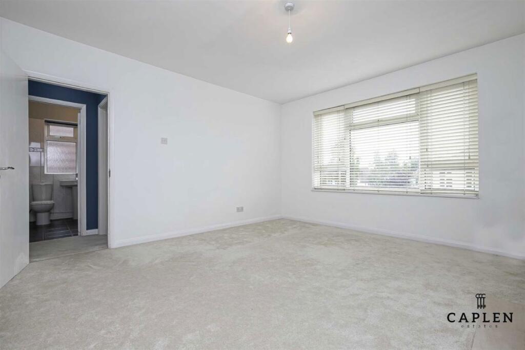 Apartment in Ilford - View 5