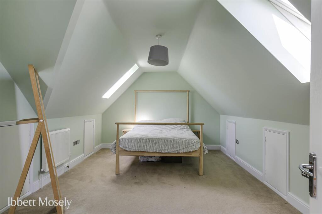 House in Tonbridge - More