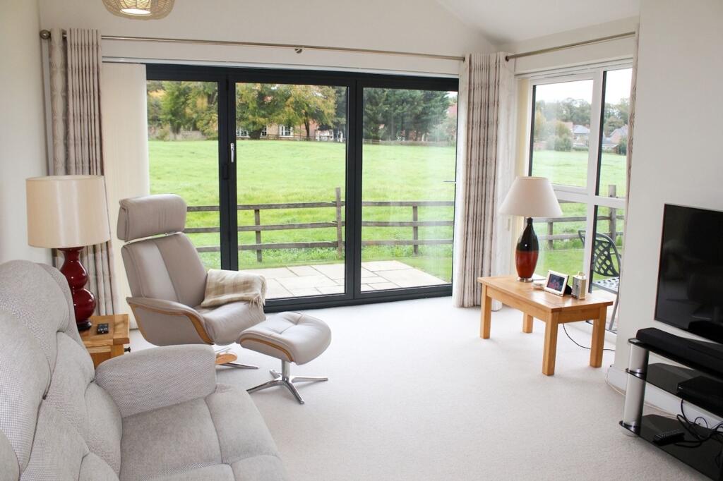 Francis Gardens, Scawby, DN20 photo 2