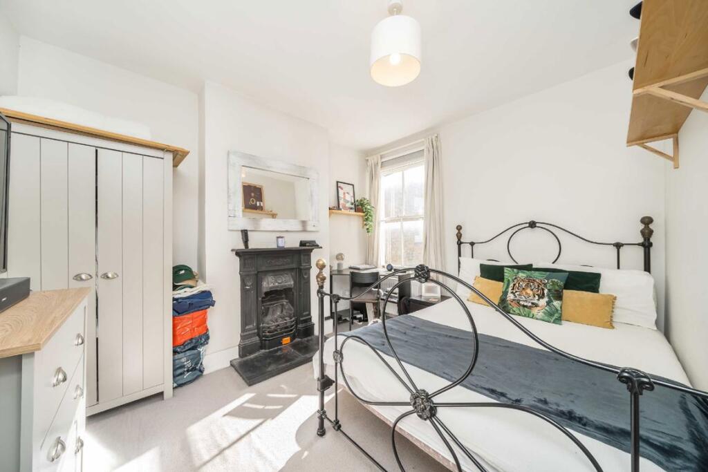 Apartment in London - More