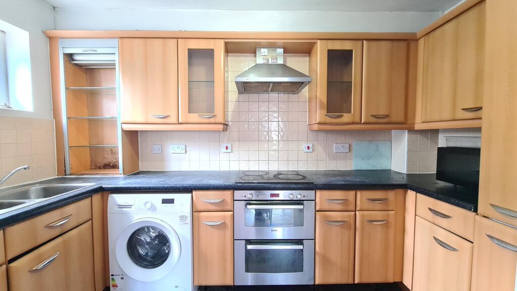 Dominion Close, Hounslow, TW3 - View 4