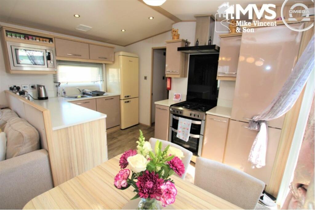 Highfield Grange Holiday Park, London Road, Clacton-on-Sea photo 2