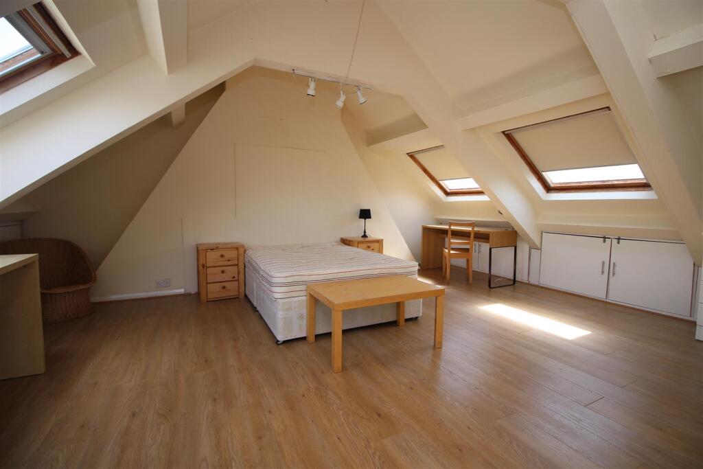 House in Newcastle upon Tyne - View 2
