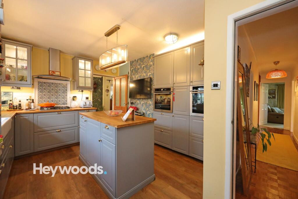 House in Stoke-on-Trent - View 4
