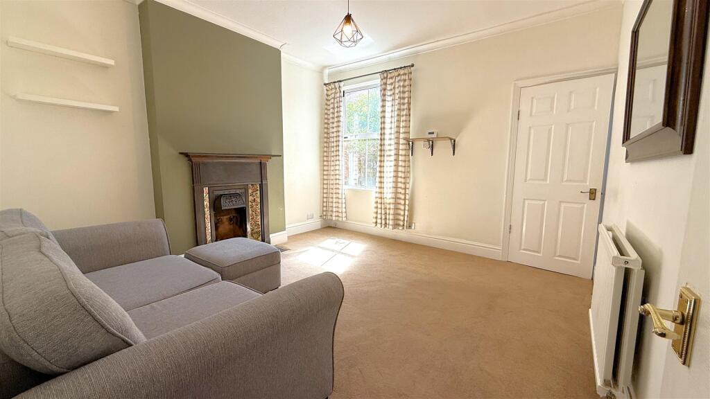 Main image of property: Warwards Lane, Selly Oak, Birmingham
