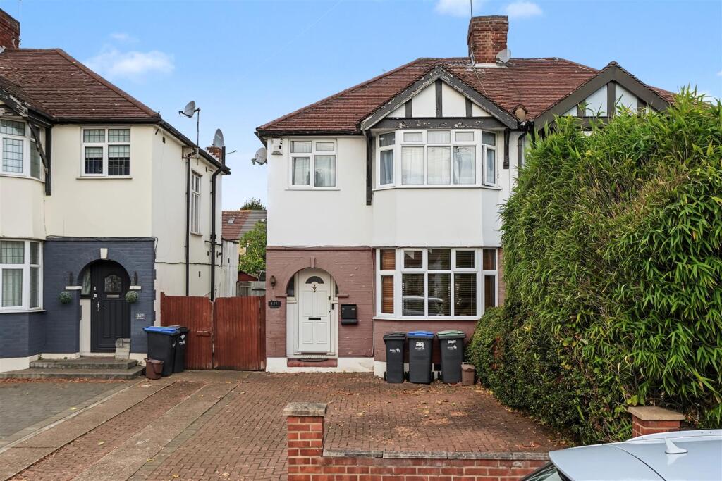 3-bed semi-detached on Firs Lane, London, £600,000