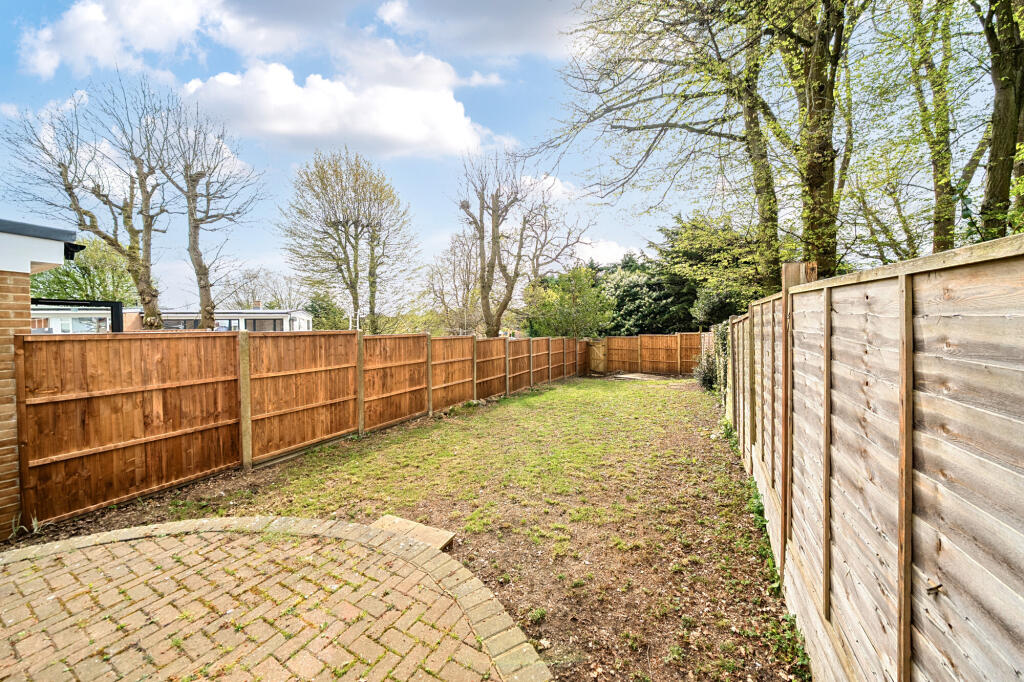 Additional image 14 of Wells Close, Harpenden, AL5