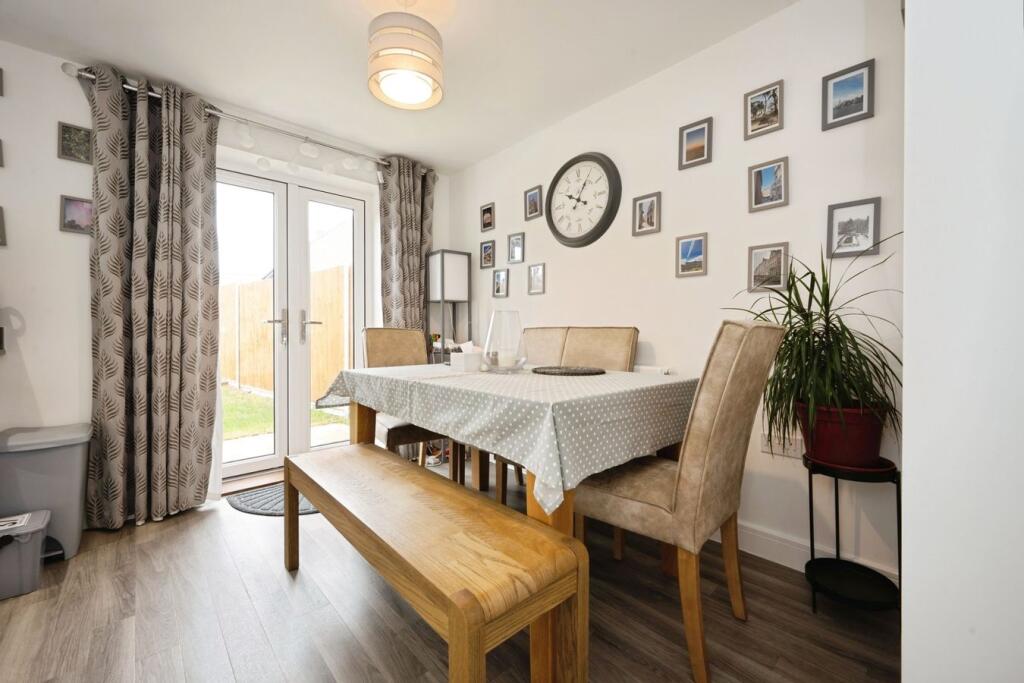 House in Hemel Hempstead - More