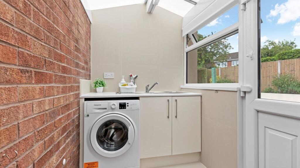 House in Bromsgrove, Wythall - View 6