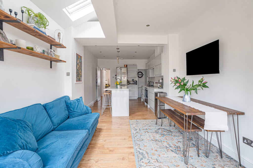 House in Guildford - View 3
