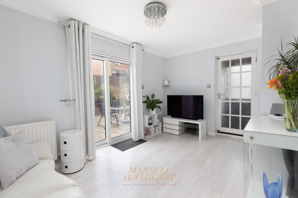 Leybourne Close, Crawley, RH11 - View 2