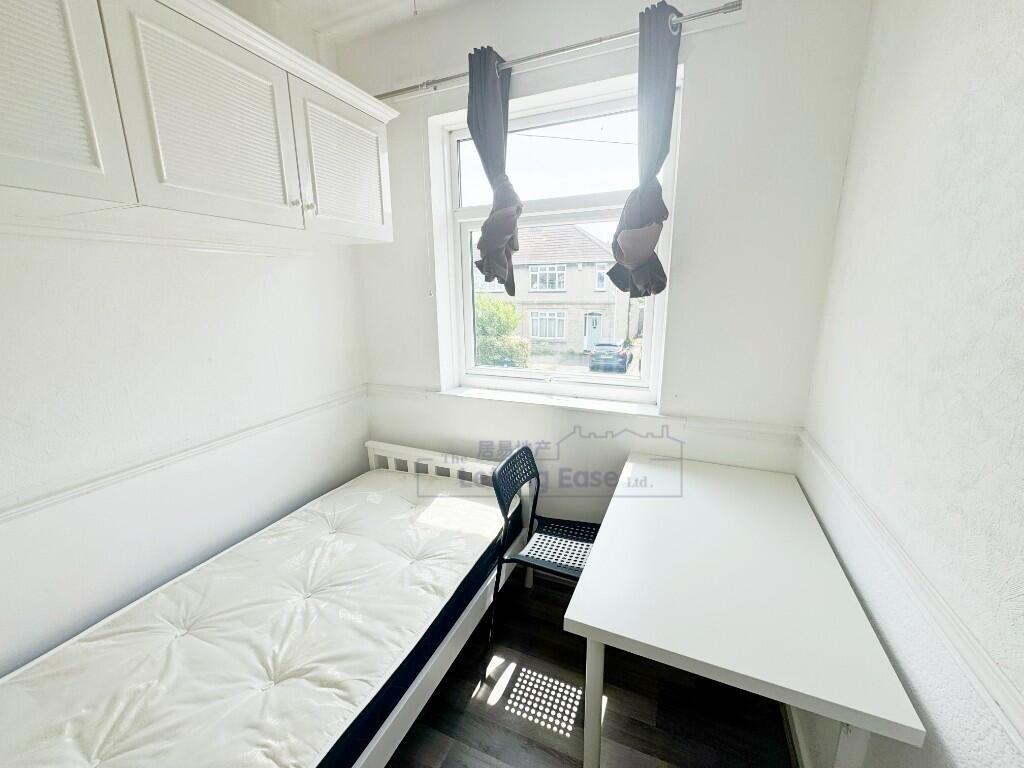 4 bedroom semi-detached house for rent