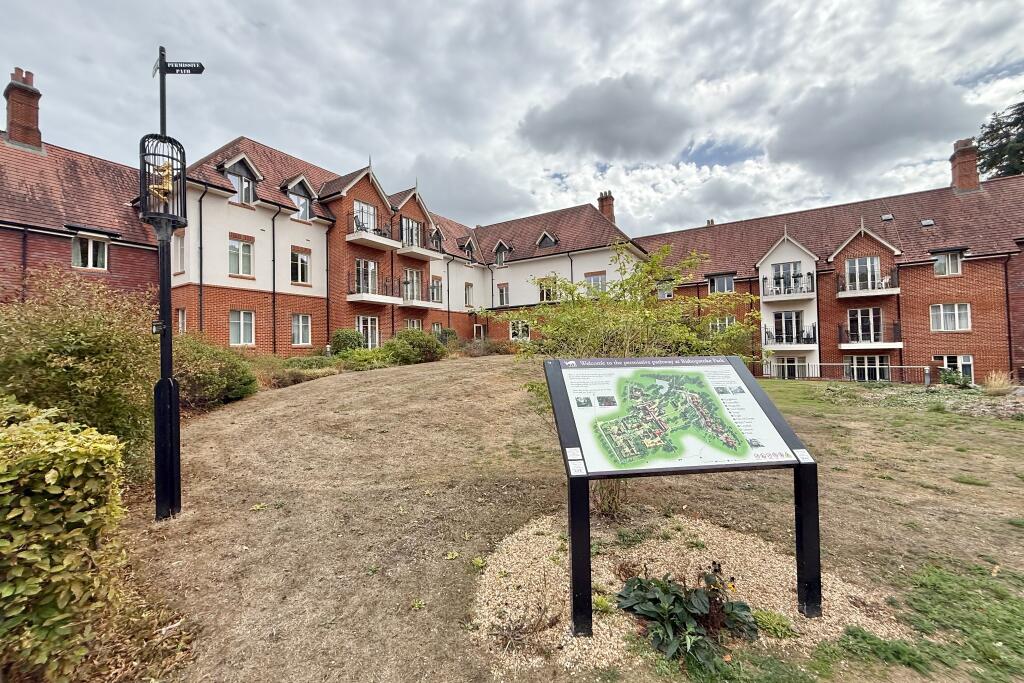 Main image of property: 33 Garnier Drive, Bishopstoke Park