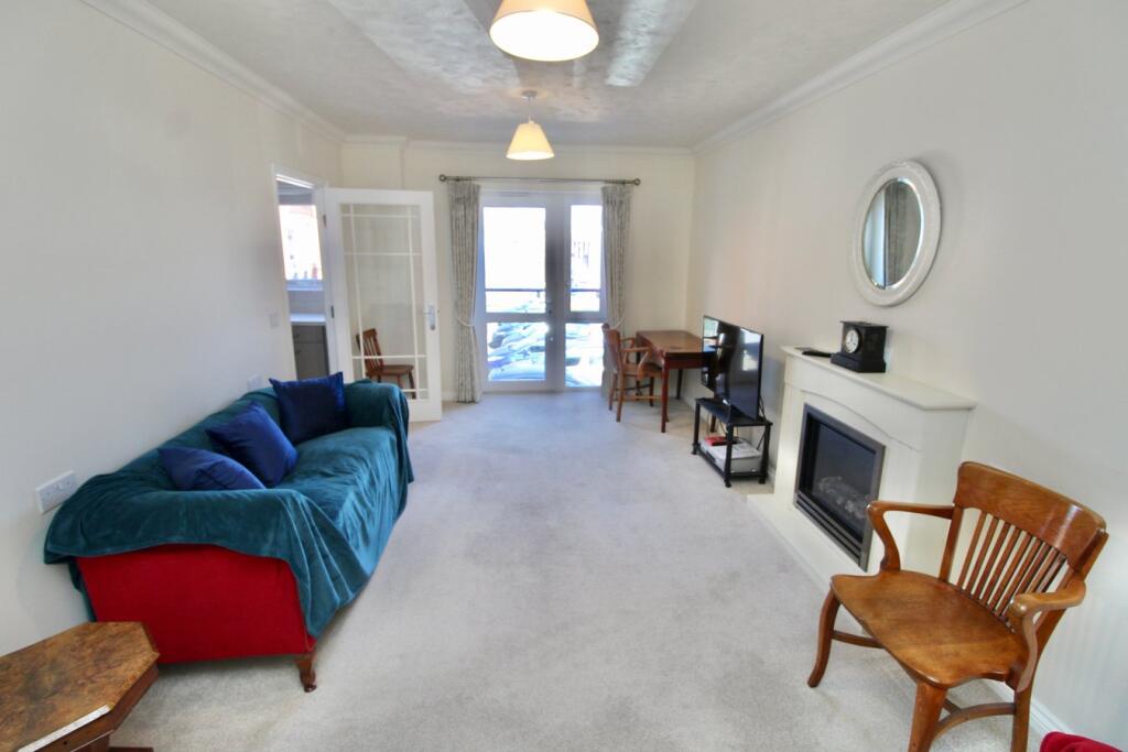 North Close, Lymington, SO41 photo 3