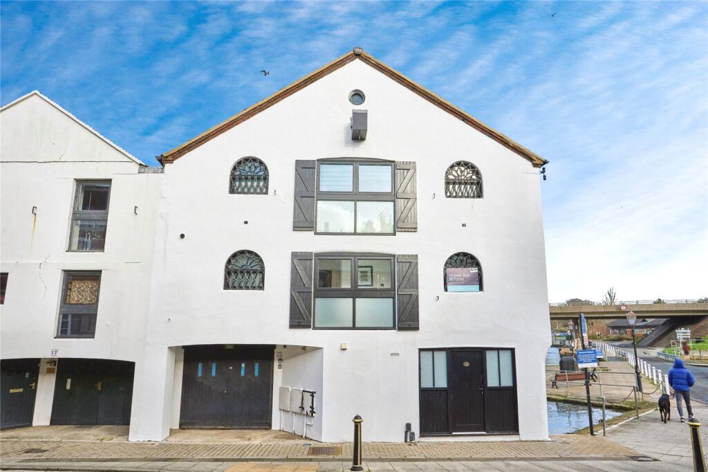 Main image of property: Sea Street, Newport, Isle of Wight, PO30