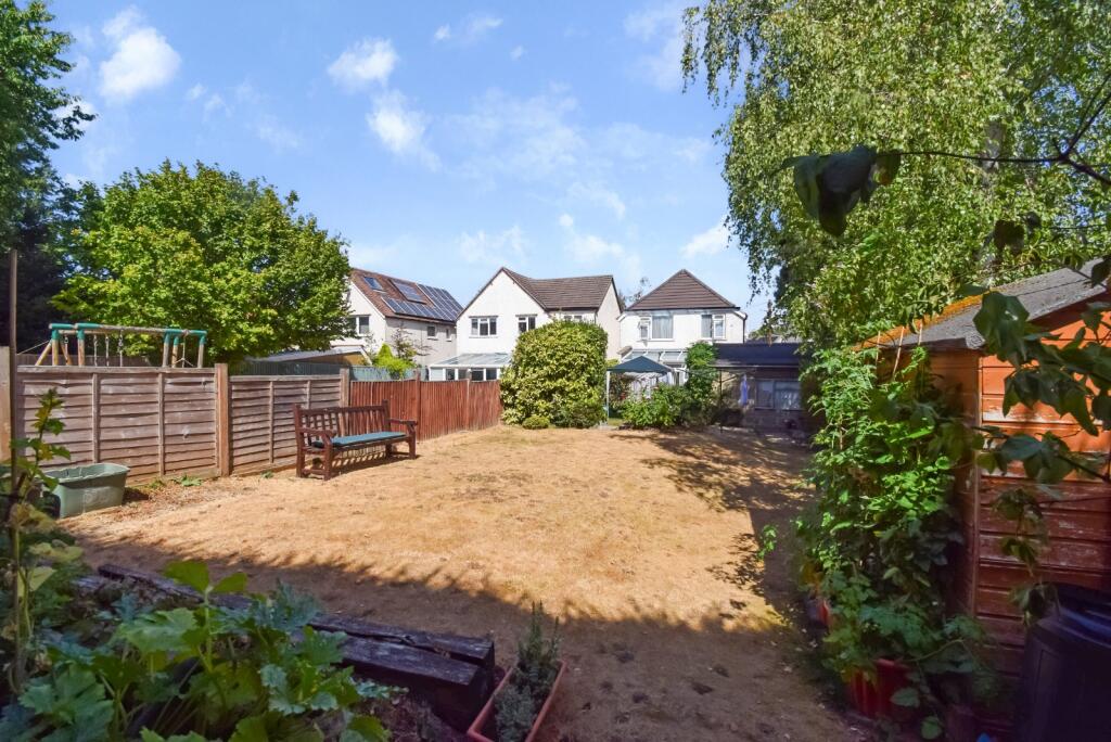 House in Slough, Burnham - View 4