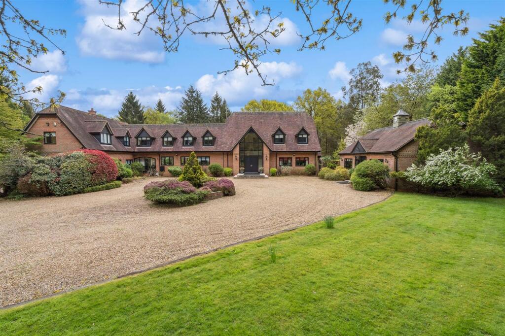 Main image of property: Cholesbury Road, Wigginton, HP23