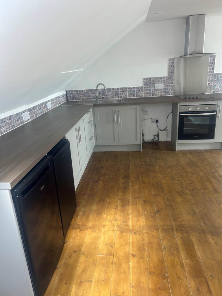 Apartment in Plymouth - View 4