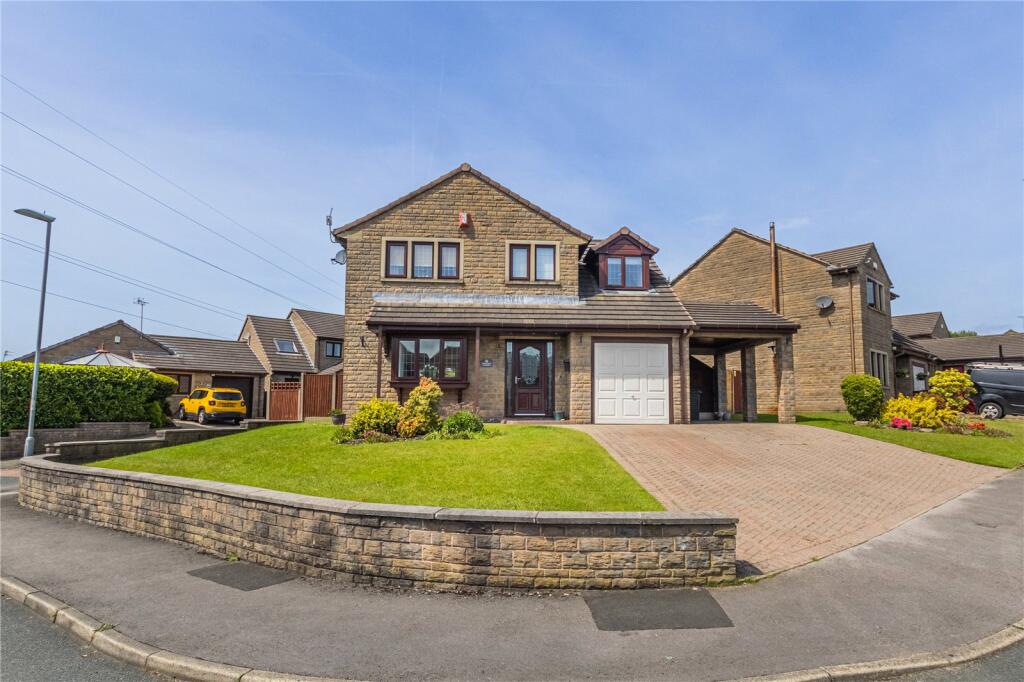 4-bed detached on Chapelway Gardens, Royton, Oldham, Greater Manchester, OL2, £450,000