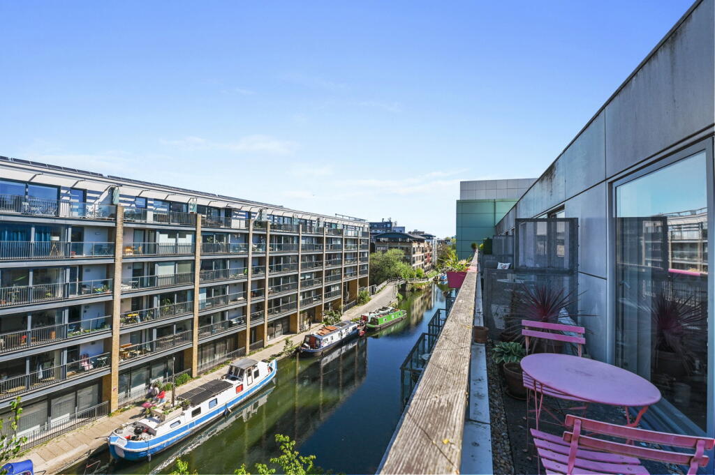 Apartment in London - View 3